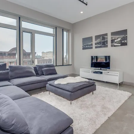 Deedee'S Lofts At Grove Apartment